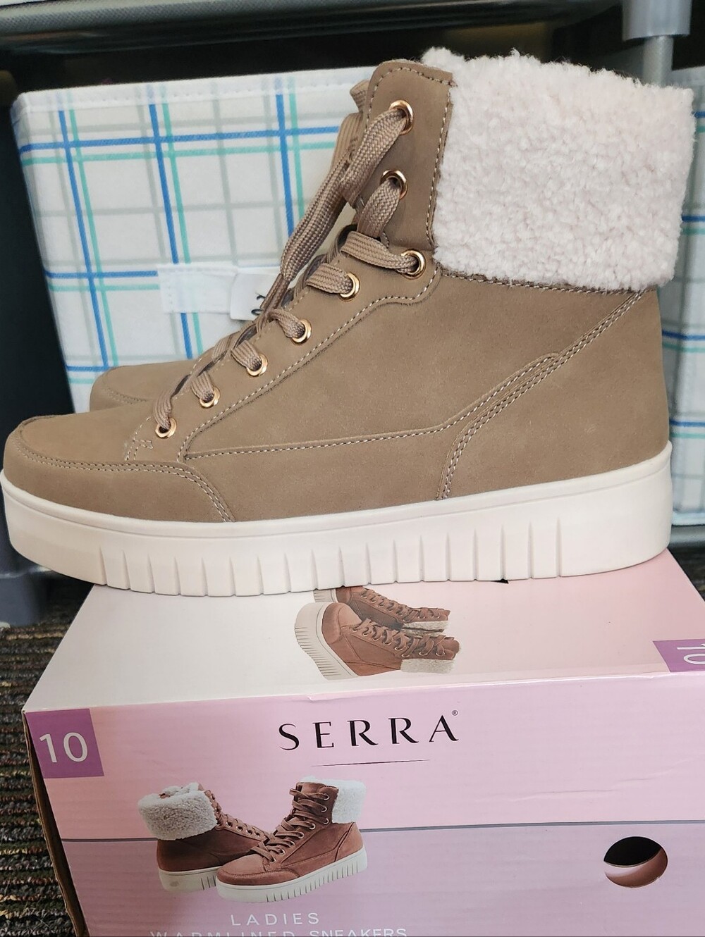 Serra Women's Lace-Up Plush Collar Sneakers Boots - Brown, Warm Lined Size 10